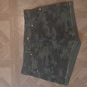 LIKE NEW No Boundaries High Rise Camouflage Shorts